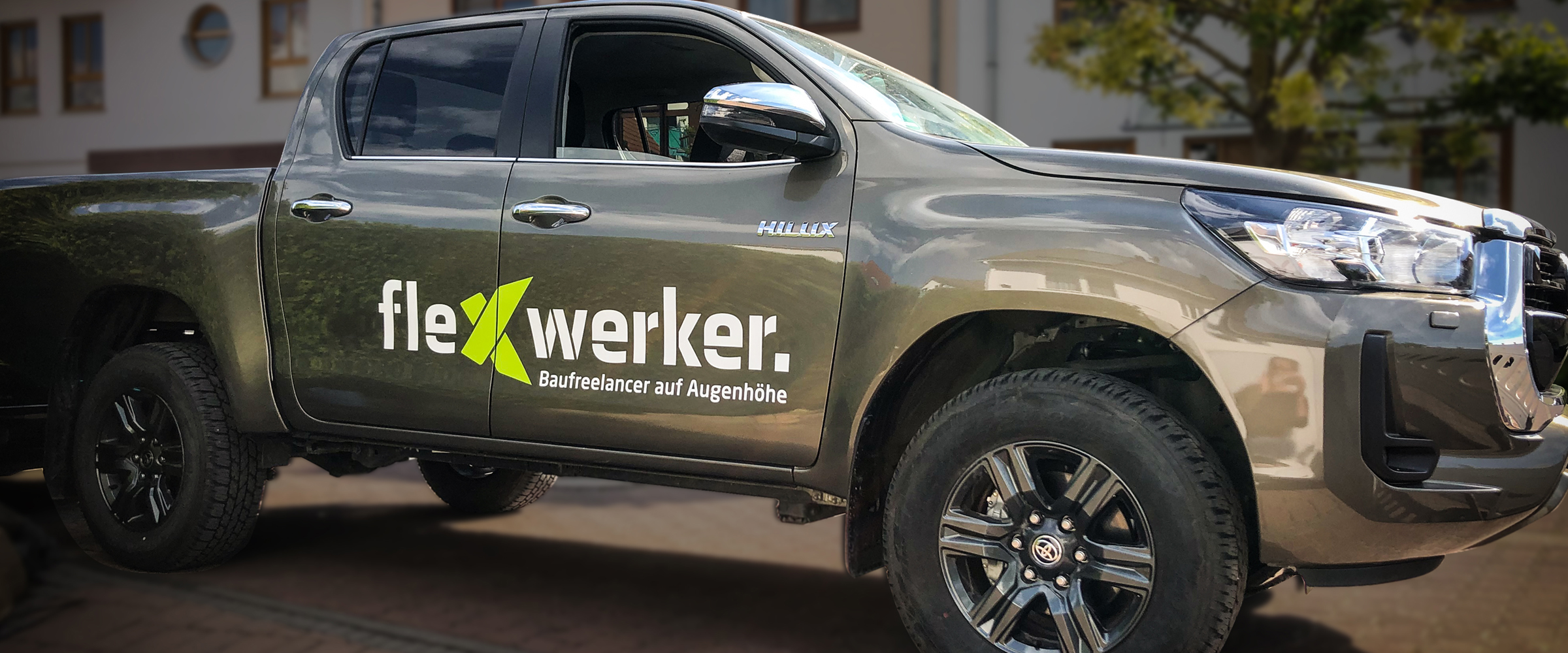 flexwerker Logo Fahrzeugbeschriftung Pick-up