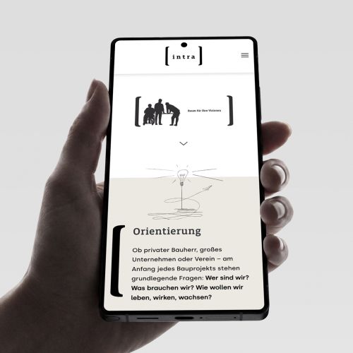 Smartphone-Vorschau der d-intra Website – Branding und Webdesign für Architekten